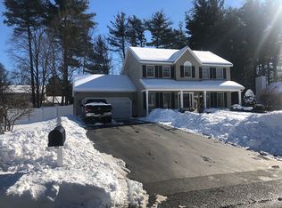 208 Sundew Dr, Schenectady, NY 12303