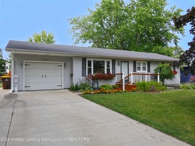 1009 E Walker St, Saint Johns, MI, 48879