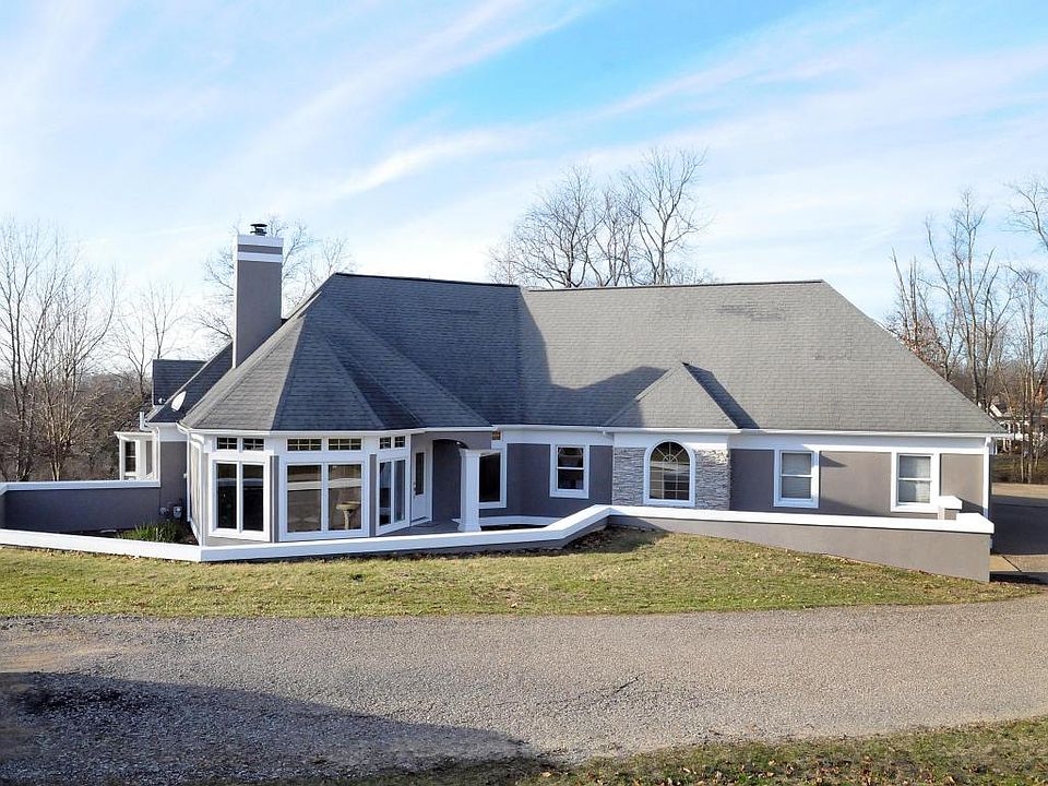 1st image of 295 Cobblepond Rd