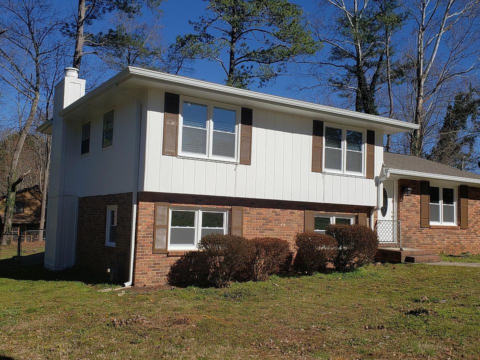 2nd image of 470 Village Green Ct