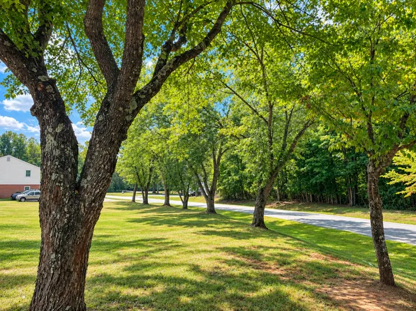 Moss Creek Apartments