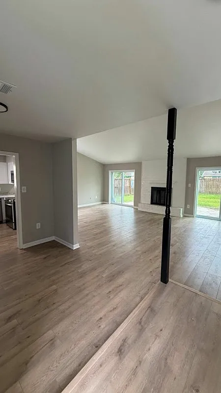 4 bed, 2150 sqft, $1,590 — Photo 4