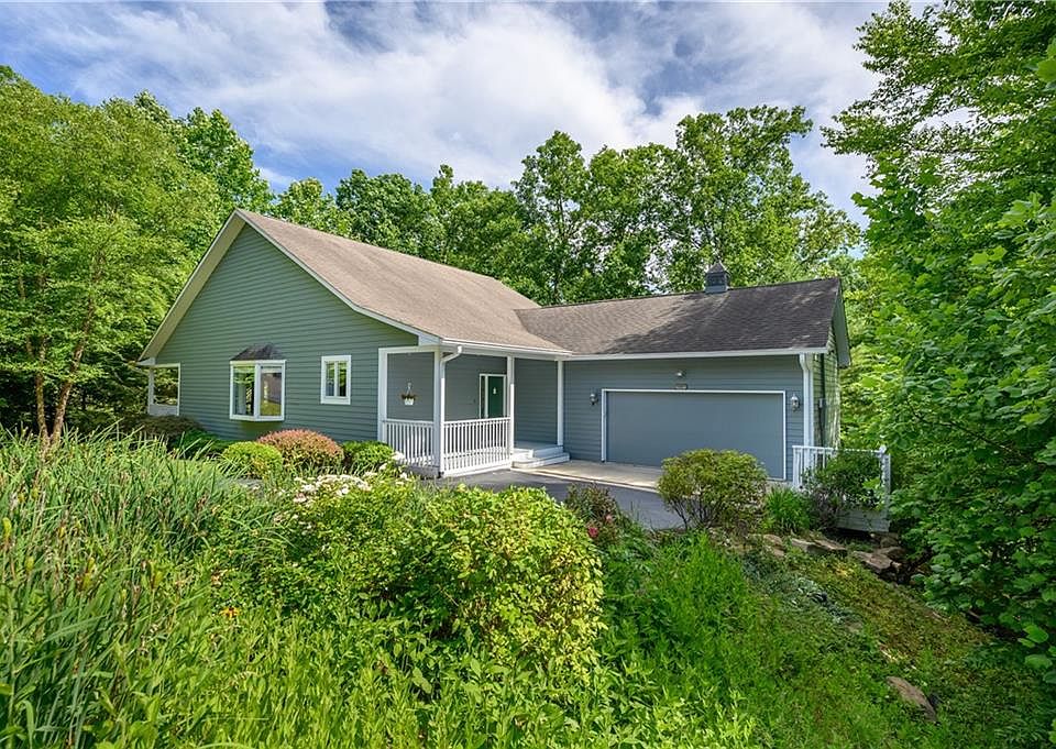 1st image of 180 Pine Lake Cir