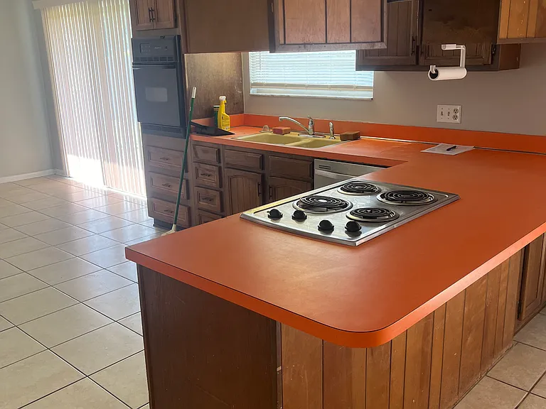 4073 Greenwillow Ln E — Photo 3