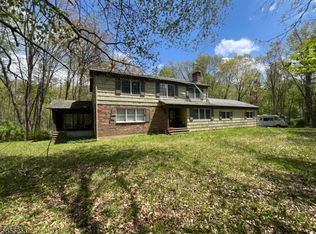 11 Kilroy Rd, Andover, NJ 07821