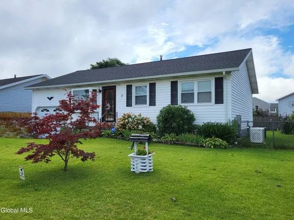 5 Ballina St, Troy, NY 12180