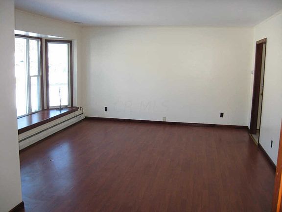 5th image of 33 Carey Ln