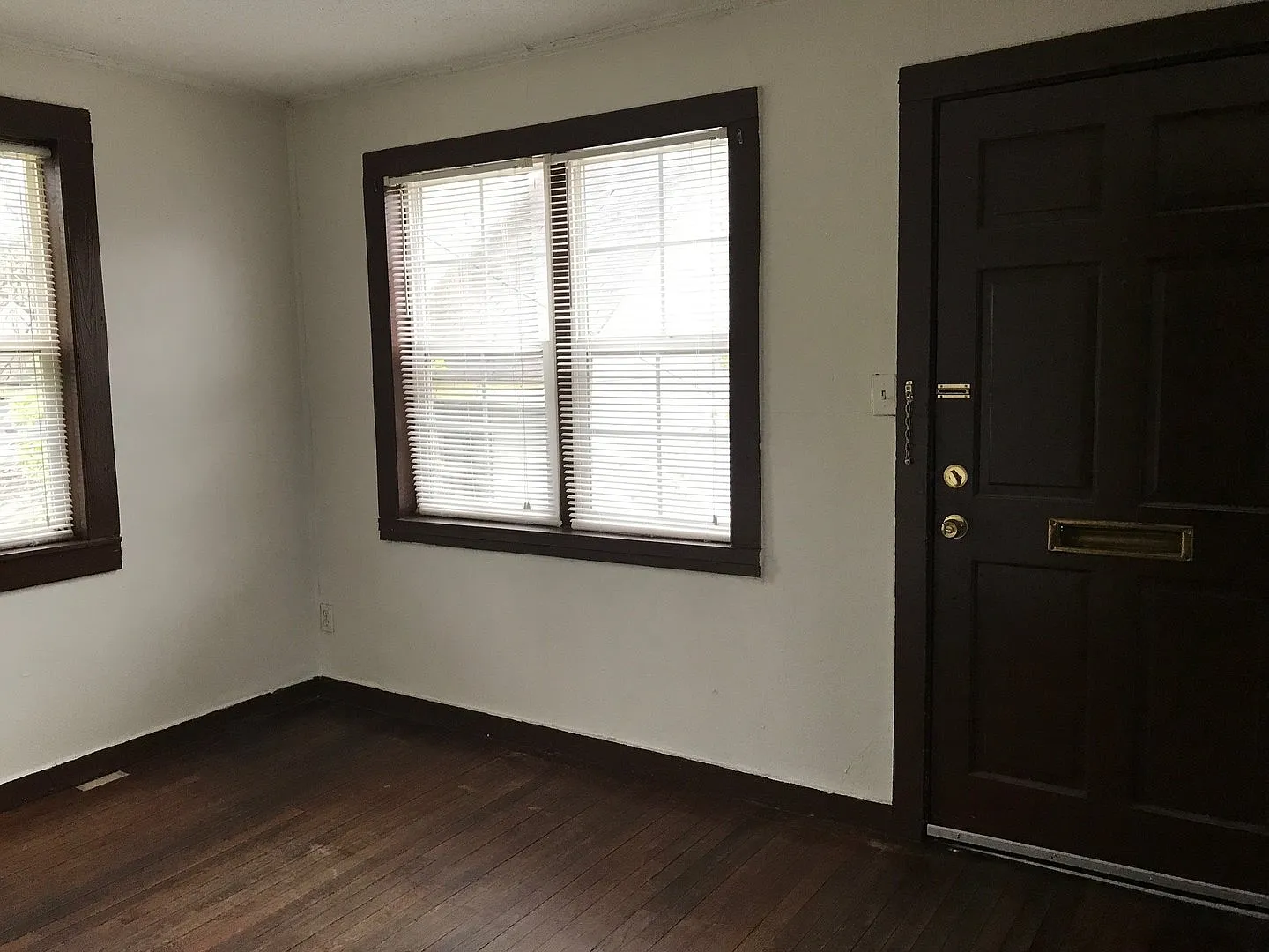 1 Bedroom Apartment — Photo 3