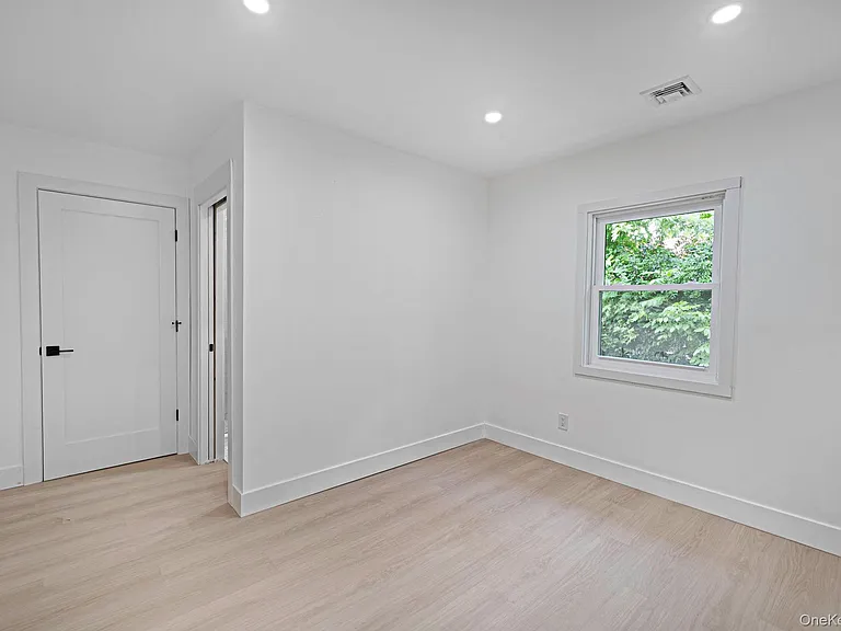 2386 New York Ave #1 — Photo 17