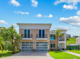 Urb Monte Lago Estates Boulevard Victoria #19, Toa Alta, PR 00953