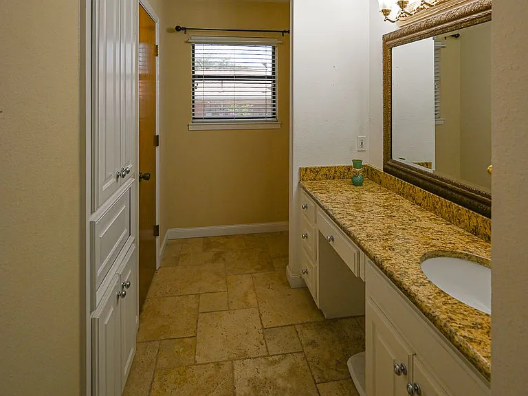 412 Half Moon Way — Photo 13