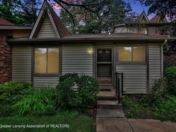 5976 Village Dr, Haslett, MI 48840