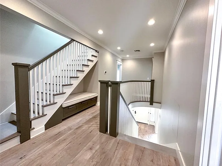 1616 N Ogden Dr — Photo 30
