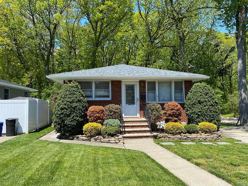 1st image of 133 Oakdale St