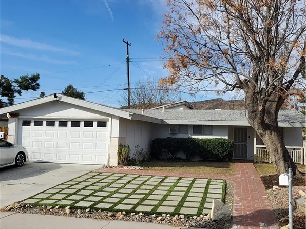 19119 Delight St, Santa Clarita, CA 91351