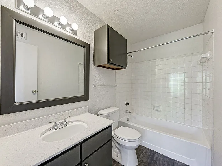 Magnolia Court Apartments — Photo 26