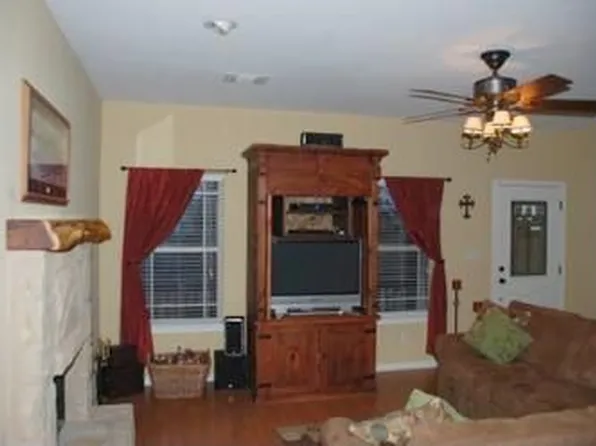 10029 Janet Loop, Dripping Springs, TX 78620