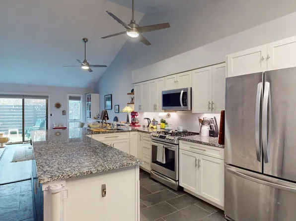 10 Hubbard Farms Road #7, Orono, ME 04473