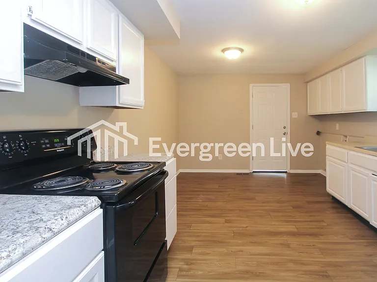 10053 Nassau Ln — Photo 7