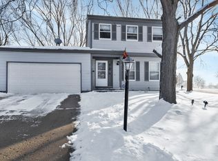 172 Abbeywood Cir, Streamwood, IL