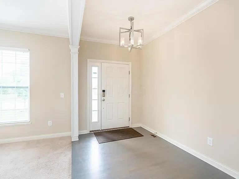 5400 Middlebury Loop — Photo 4