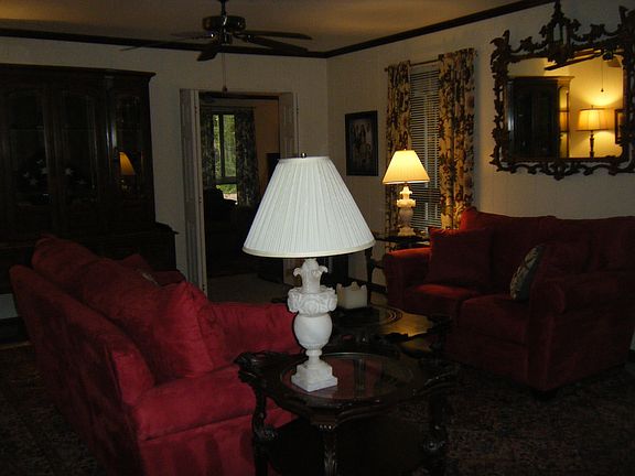 LIVING RM