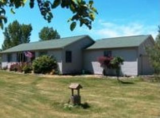 11055 Sargent Rd, Fowlerville, MI 48836