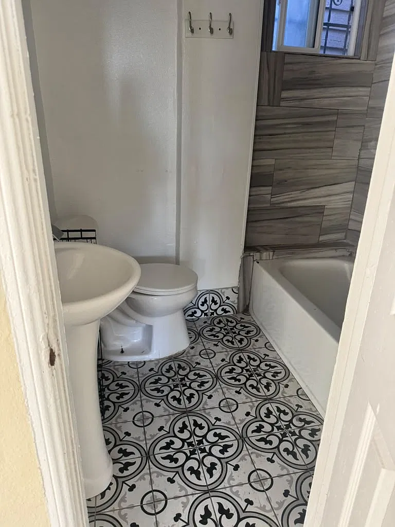 2 bed, 10 sqft, $2,100 — Photo 3