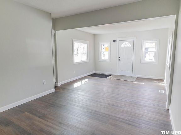 4th image of 2045 Hoyt St