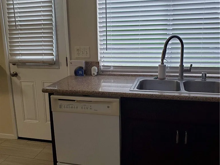 1904 Edenview Ln — Photo 13