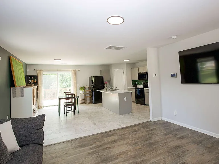 429 Century Ln — Photo 8