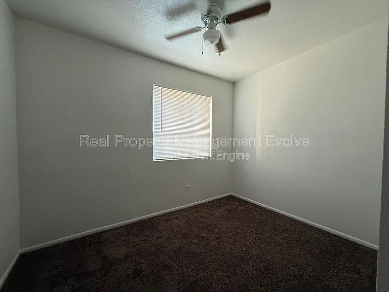 8821 N 2nd St #B — Photo 11