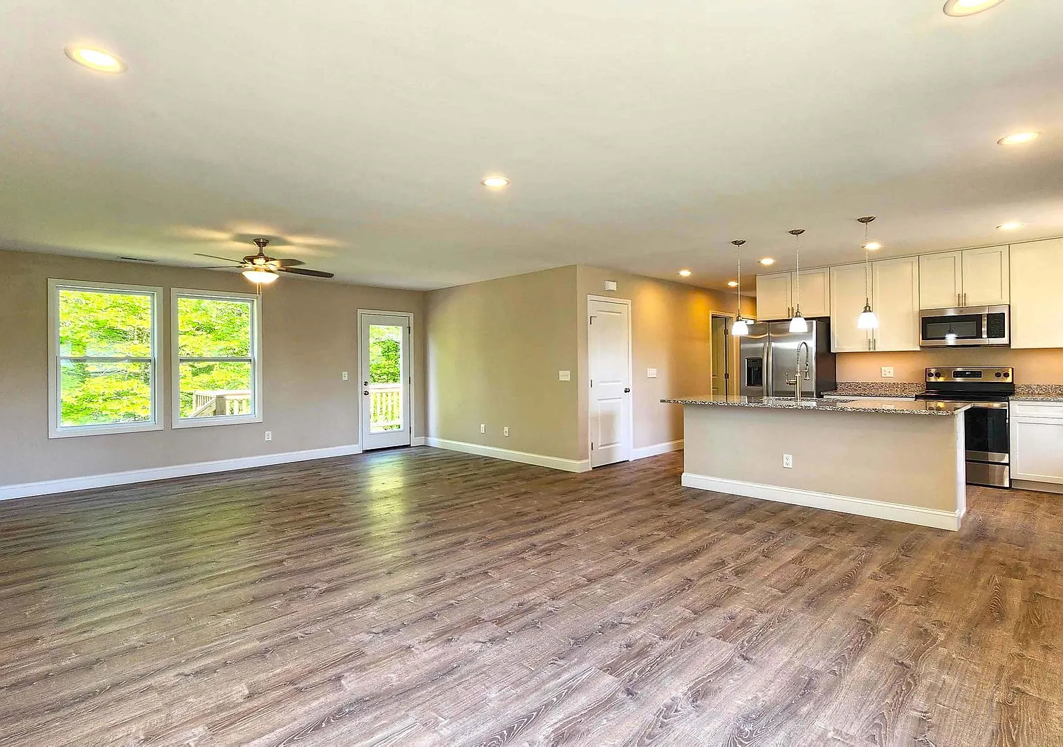 Lovely Newer Home — Photo 2
