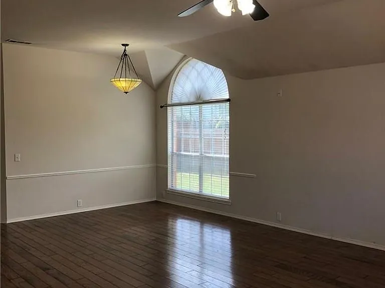 2521 Allegro Ln — Photo 9