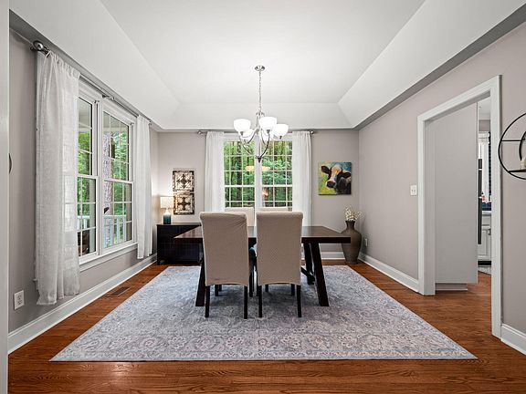 5th image of 101 Kentview Dr