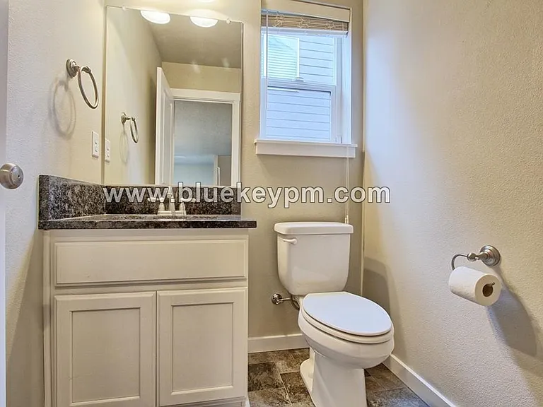 11809 NE 102nd St — Photo 6