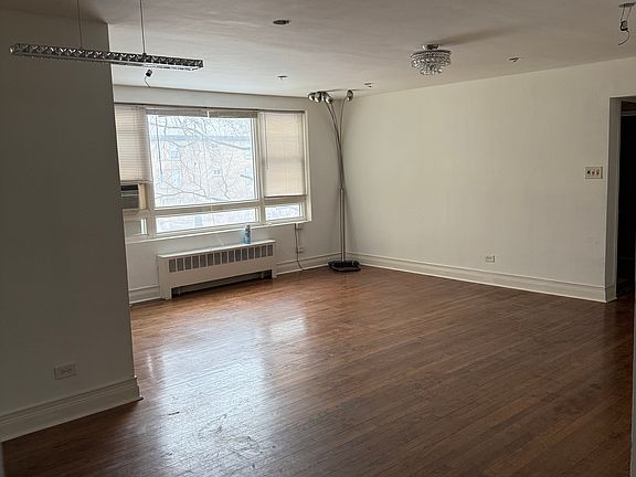 5th image of 6105 N Seeley Ave #2