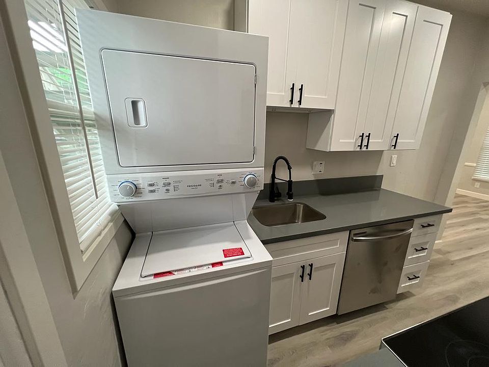 1st image of 3620 Park Blvd #B