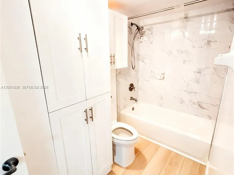 280 SW 20th Rd #504 — Photo 9