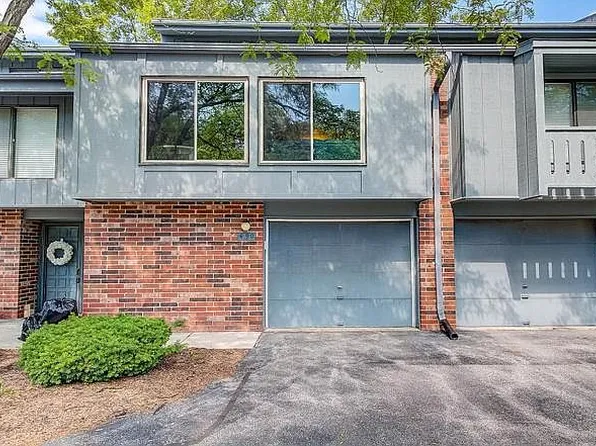 494 W Willow Ct, Milwaukee, WI 53217