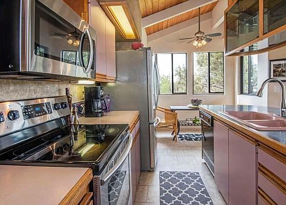 5th image of 66985 Rock Island Ln