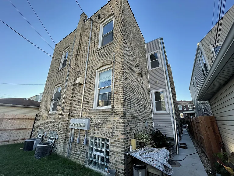 3071 N Haussen Ct #1R — Photo 16