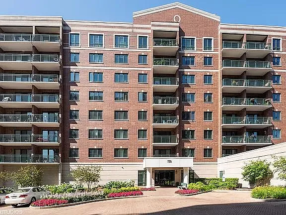 2 bed, 1337 sqft, $2,625 — Photo 2