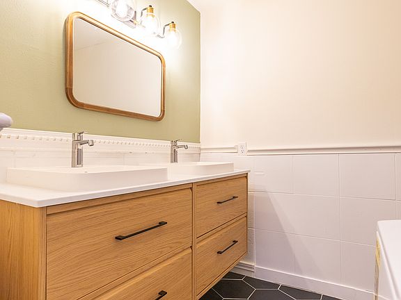 2nd image of 10047 Westpark Dr APT 12
