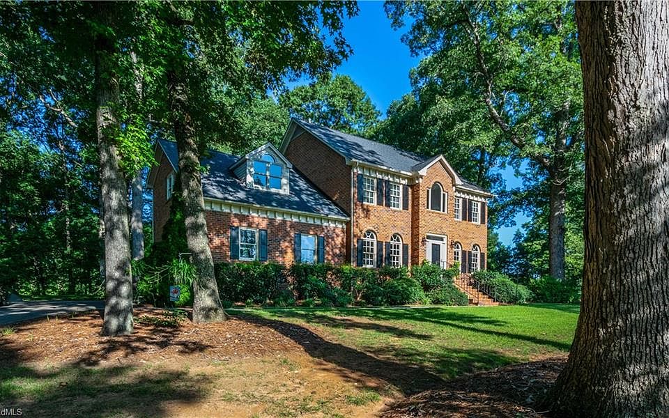 1st image of 6109 Great Oaks Dr