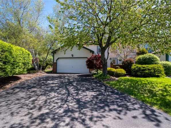 1437 Yorktown Dr, Lawrence, PA 15055