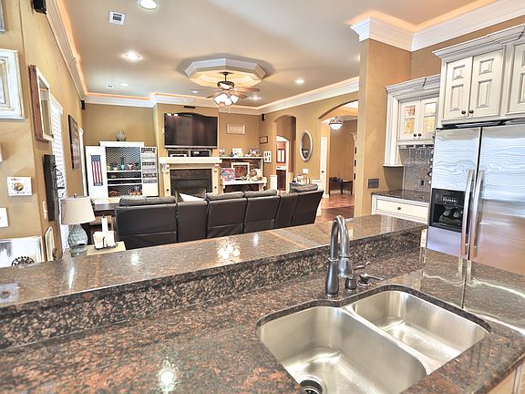4th image of 3501 SW Cranbrook Ave