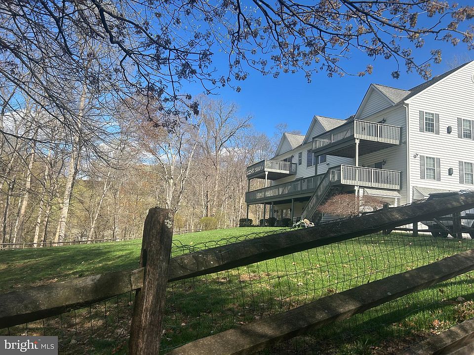 2nd image of 458 Arbor Way
