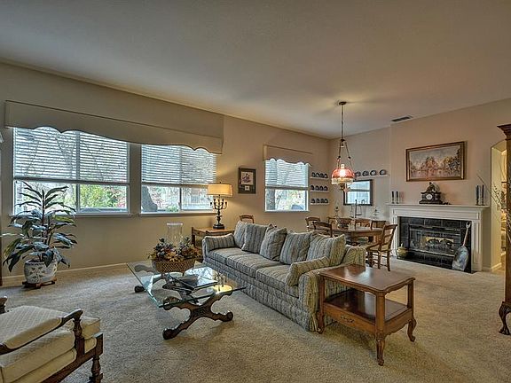 5th image of 2313 Halifax Pl