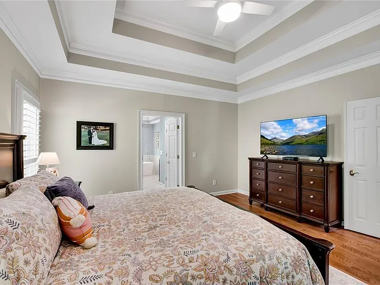 6070 Poplar Spring Dr — Photo 8